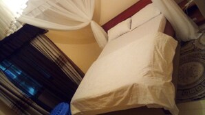 Apartment | 3 bedrooms, iron/ironing board (on request), free WiFi, bed sheets - Linets Luxury Apartments (Nairobi)