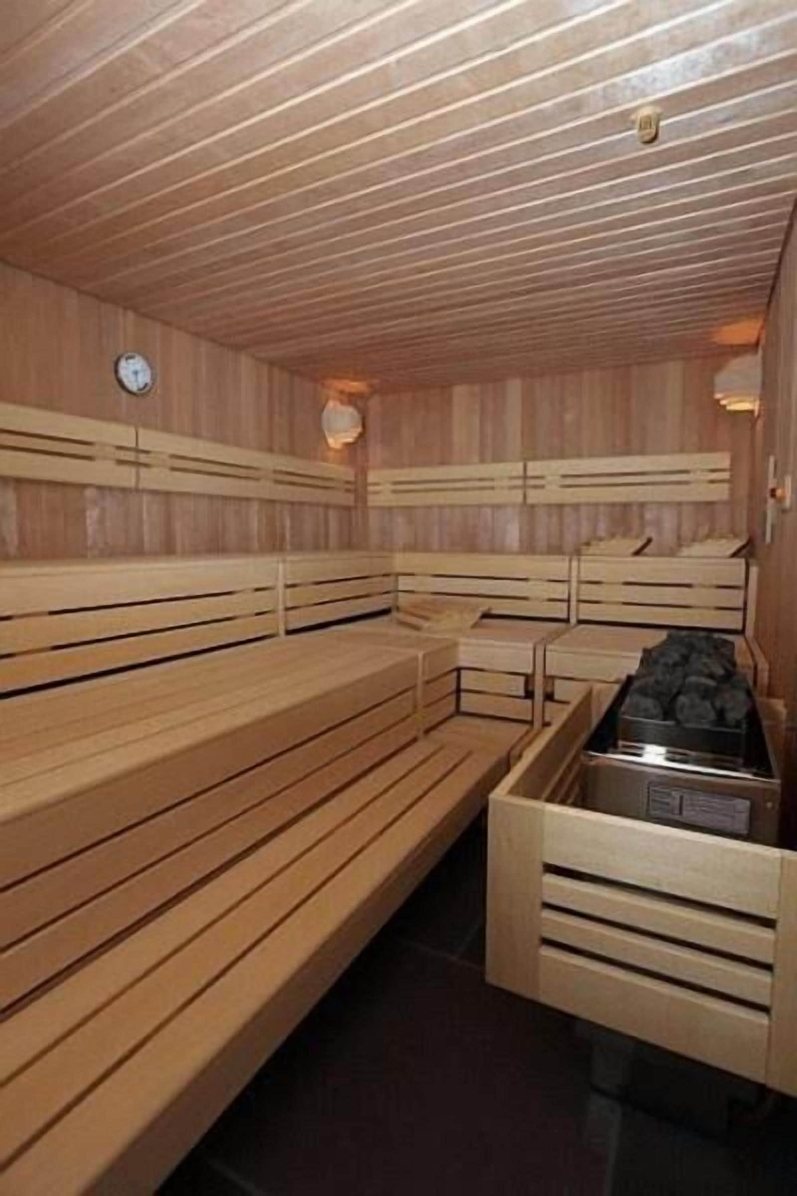 sauna, hot tub, steam room, massages