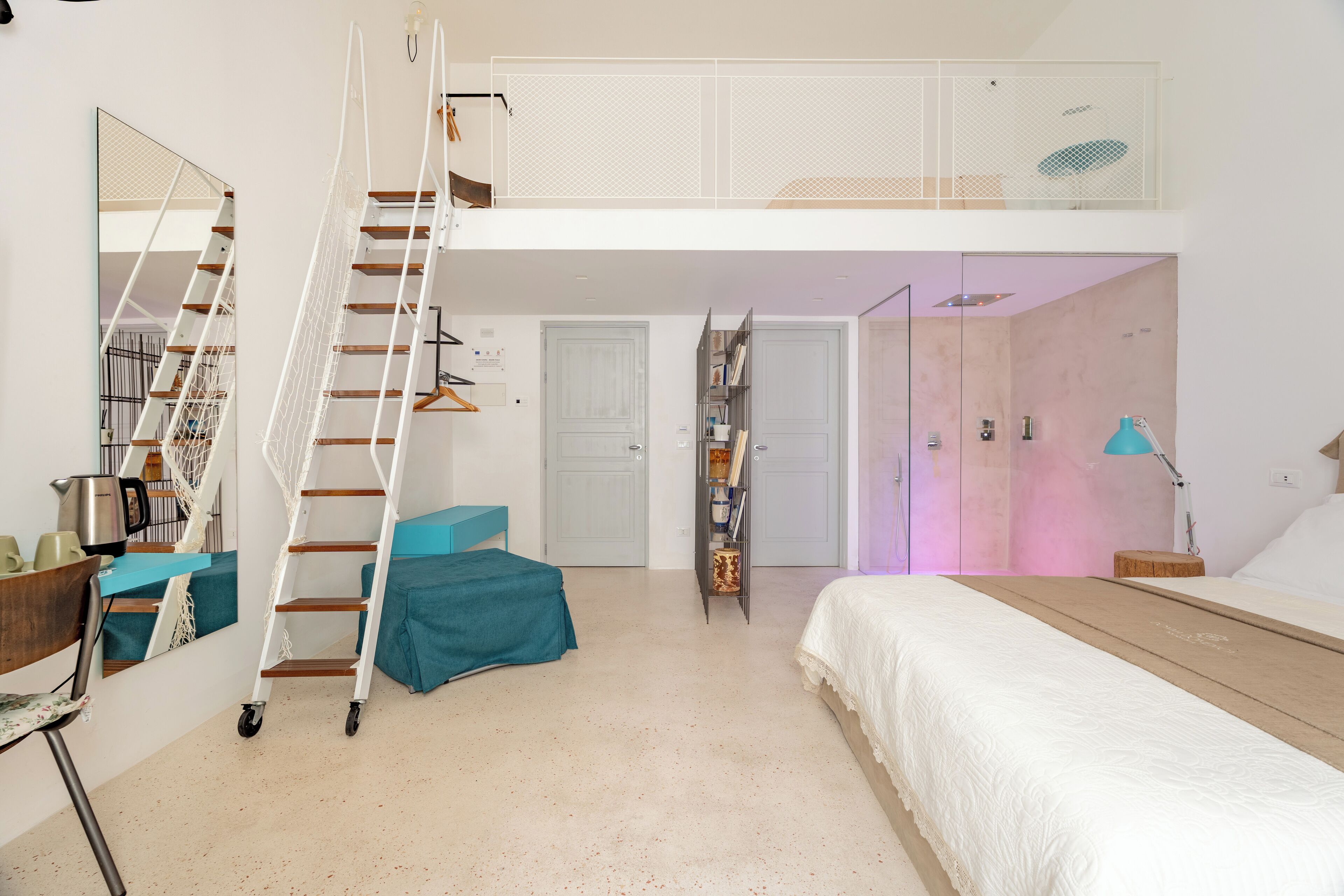 Habitación de lujo | Minibar, caja fuerte, escritorio y sistema de insonorización
