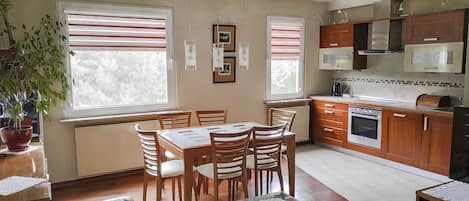 Luxury-Apartment | Eigene Küche | Kühlschrank, Mikrowelle, Herdplatte, Geschirrspüler