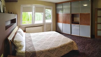 Departamento de lujo | Tabla de planchar con plancha, cunas gratuitas y camas extra