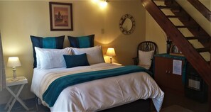 Decoración personalizada, muebles diferentes y ropa de cama 