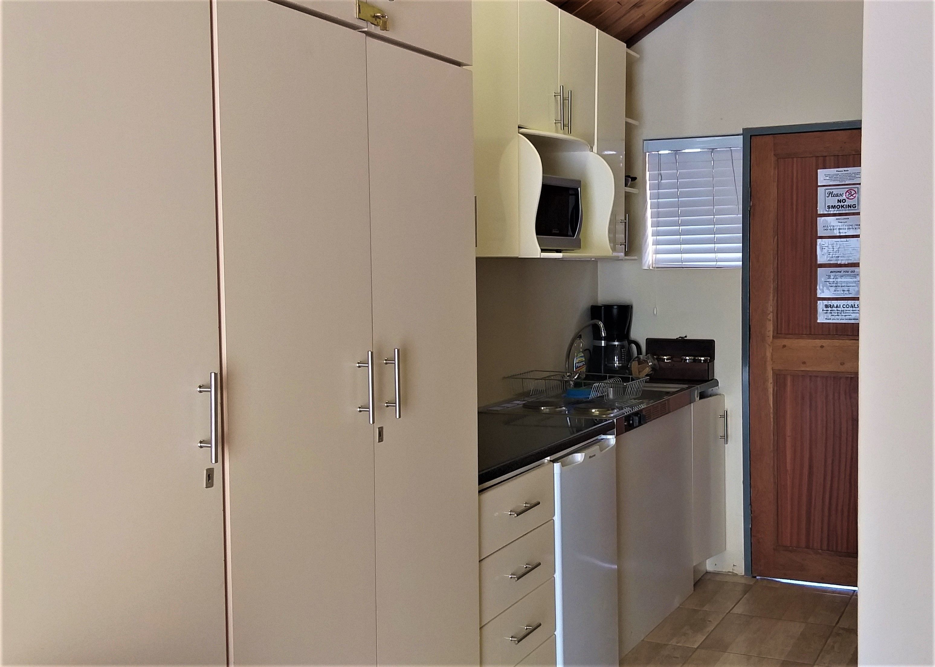 Apartment (Nirvana) | Private kitchen | Fridge, microwave, stovetop, toaster