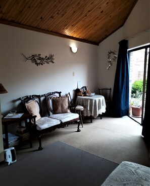 Apartment (Rosemary) | Living area