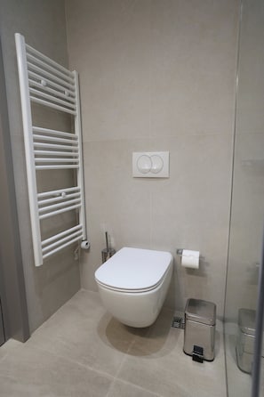 Deluxe Double or Twin Room | 6 bedrooms, in-room safe, soundproofing, free WiFi