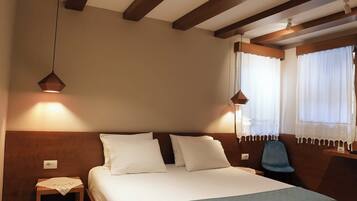 6 Schlafzimmer, Zimmersafe, schallisolierte Zimmer, kostenloses WLAN