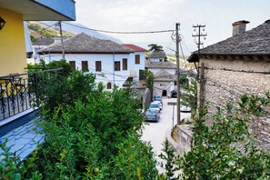 6 bedrooms, in-room safe, soundproofing, free WiFi