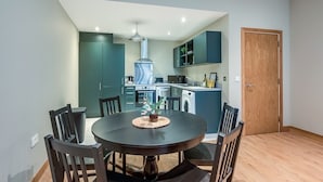 Family Apartment, Ensuite (3-Bedroom) | Dining - Central Belfast Apartments: Victoria (Belfast)