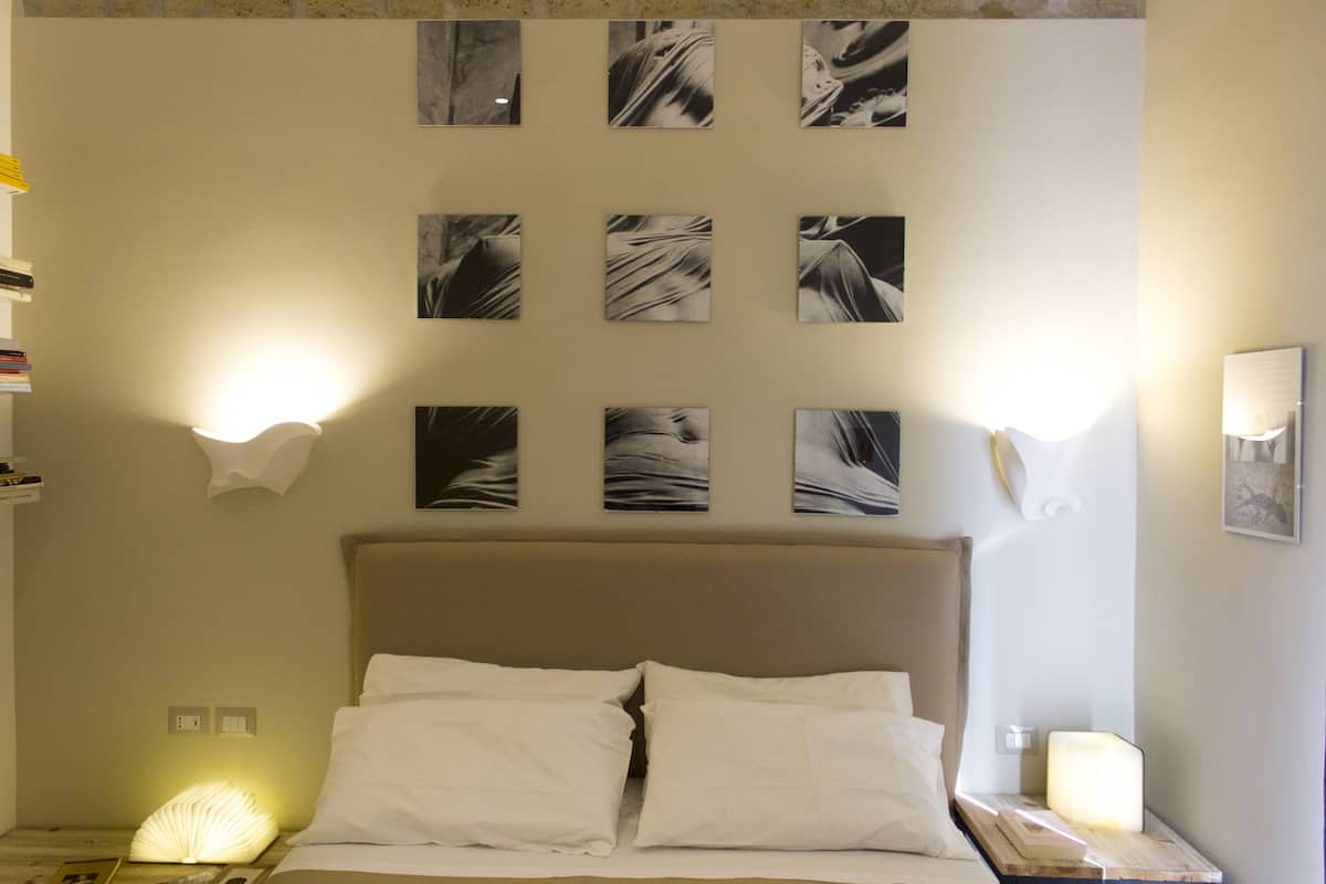 1 chambre, matelas mémoire de forme, décoration personnalisée