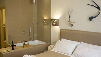 Luxury-Dreibettzimmer | 1 Schlafzimmer, Betten mit Memory-Foam-Matratzen, individuell dekoriert