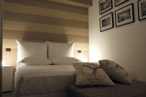 Comfort Double Room | Free cribs/infant beds, free WiFi, bed sheets - Masseria Olivola (Benevento)