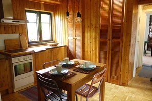 Lägenhet Basic (incl. cleaning Fee 35 EUR) | Eget kök | Barnstol och kryddor