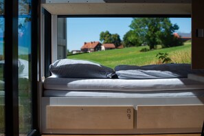 Estudio de diseñador, Terraza, vista al valle (FLAT) | Decoración personalizada y muebles diferentes 