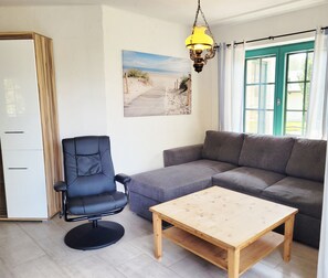 Apartment, 2 Bedrooms | Living area