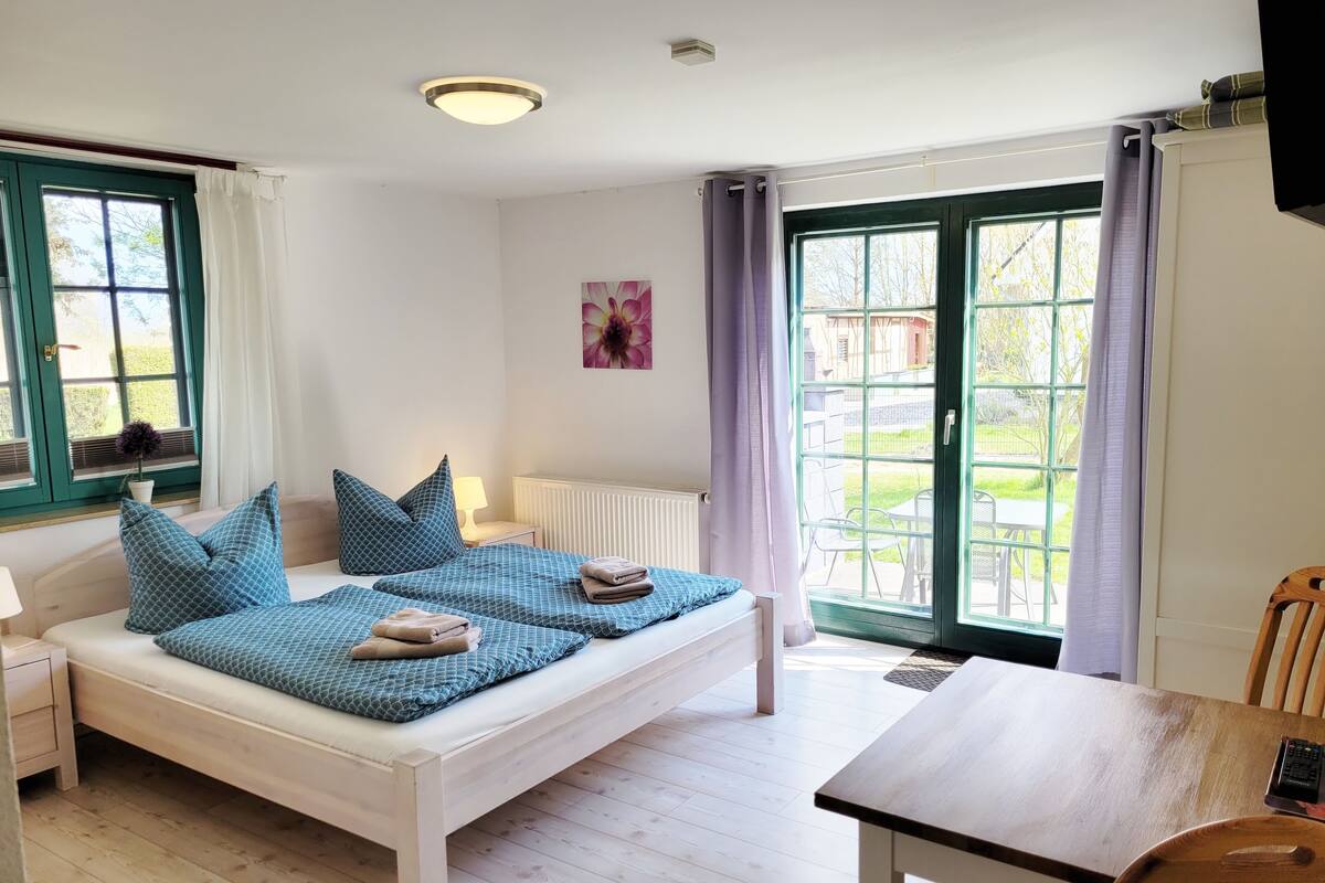Double Room, Terrace | WiFi (free), bed sheets