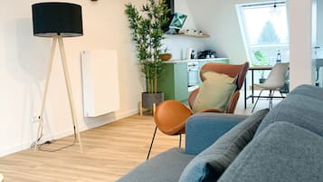 Deluxe Studio Suite, 1 Bedroom, Non Smoking | Living area