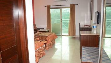 Deluxe Triple Room | Free WiFi, wheelchair access
