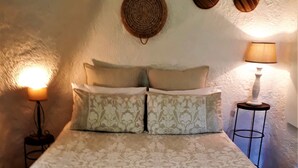Cottage | Bed sheets - Gnome Cottage (Clarens)