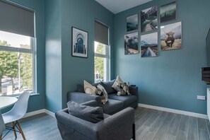 Living area - Wellington Park Boutique Apartments (Belfast)