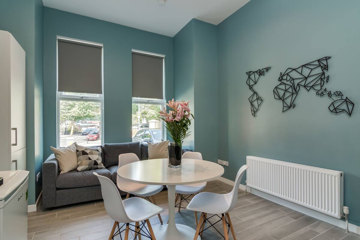 Ground Floor Apartment | Living area | Smart TV, video game console, Netflix