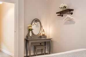 2 bedrooms, laptop workspace, iron/ironing board, free WiFi - Wellington Park Boutique Apartments (Belfast)