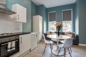 Living area - Wellington Park Boutique Apartments (Belfast)