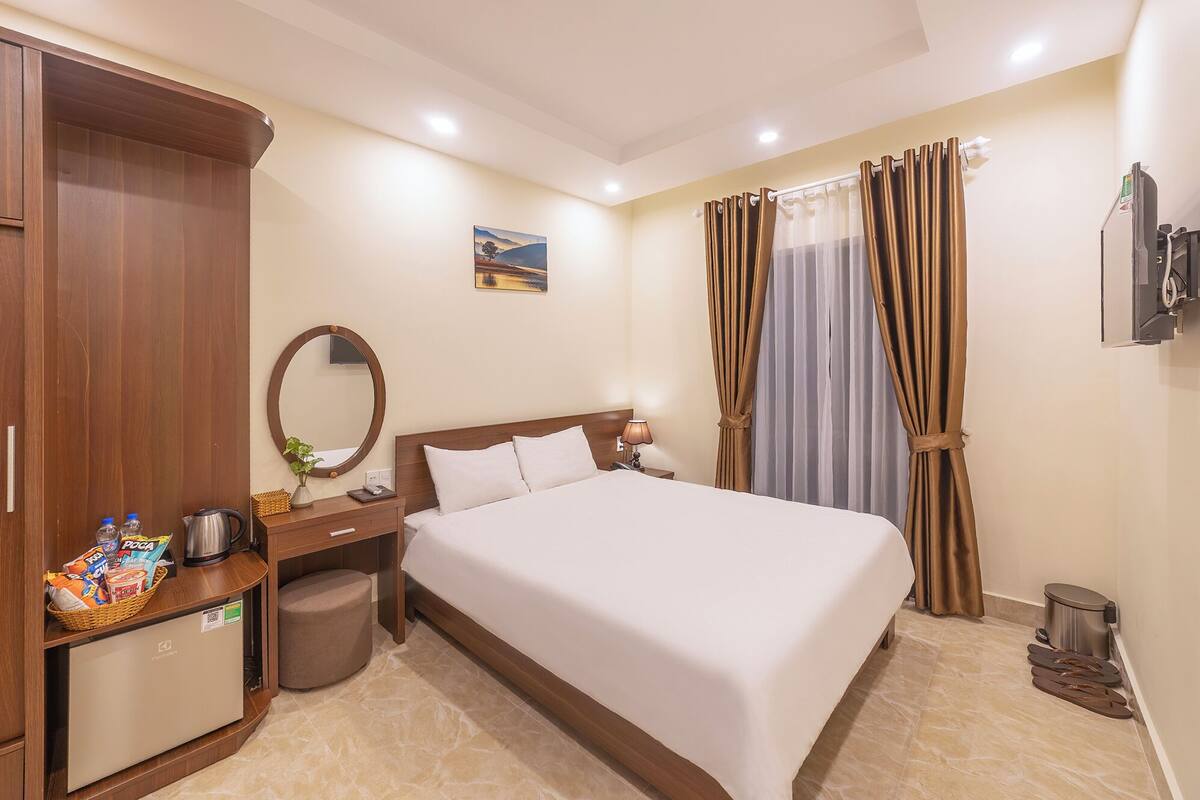 Superior Double Room | Bar mini, meja, langsir/tirai gelap terus, kalis bunyi 