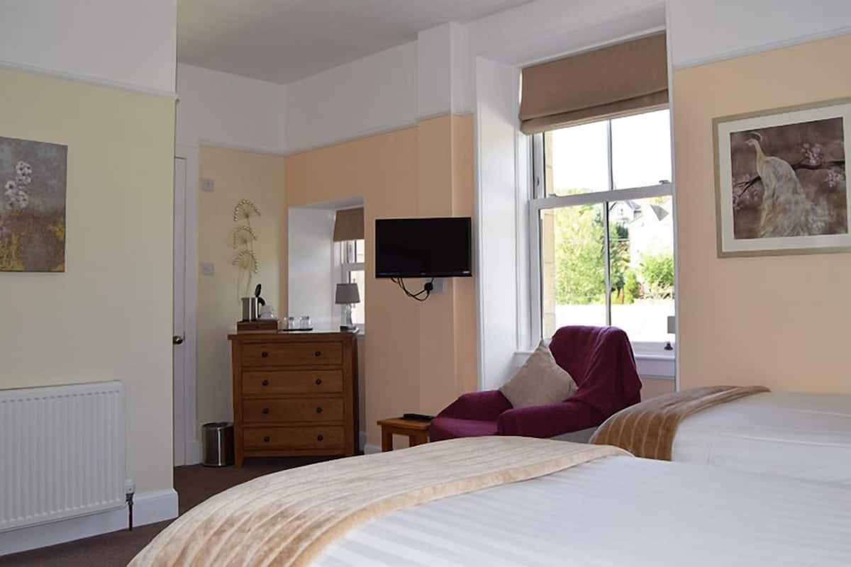Superior Twin Room, Garden View | Individually decorated, individually furnished, blackout curtains