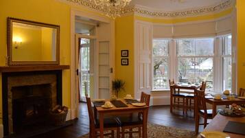 Free daily continental breakfast