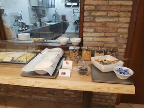 Daily buffet breakfast for a fee - Hotel San Lorenzo (Pozzolengo)
