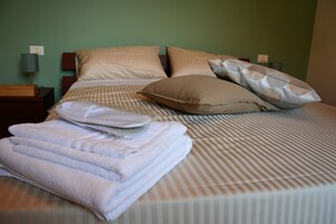 Suite Confort, 1 cama de matrimonio con sofá cama | 1 dormitorio y ropa de cama hipoalergénica