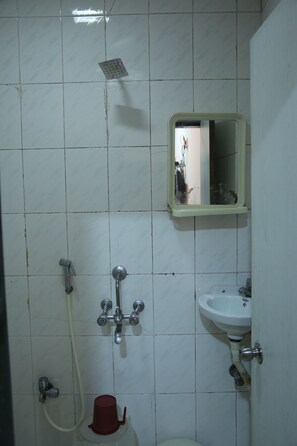Deluxe Double Room | Bathroom | Towels