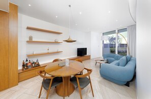 Dining room - FIVE Jumeirah Village Dubai (Dubai)