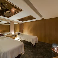 Couples treatment room(s), sauna, steam room, body treatments