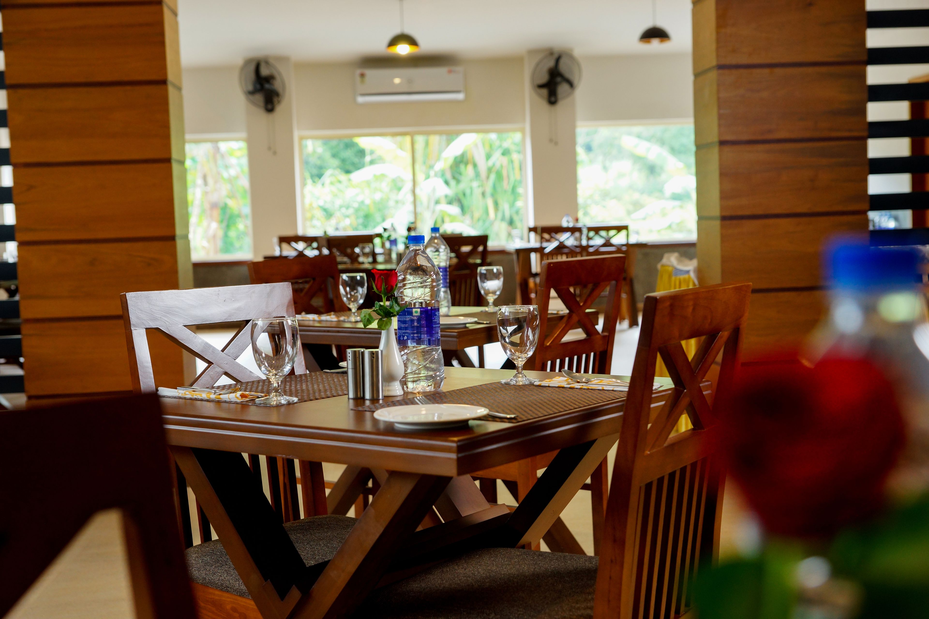 Daily buffet breakfast (INR 400 per person)