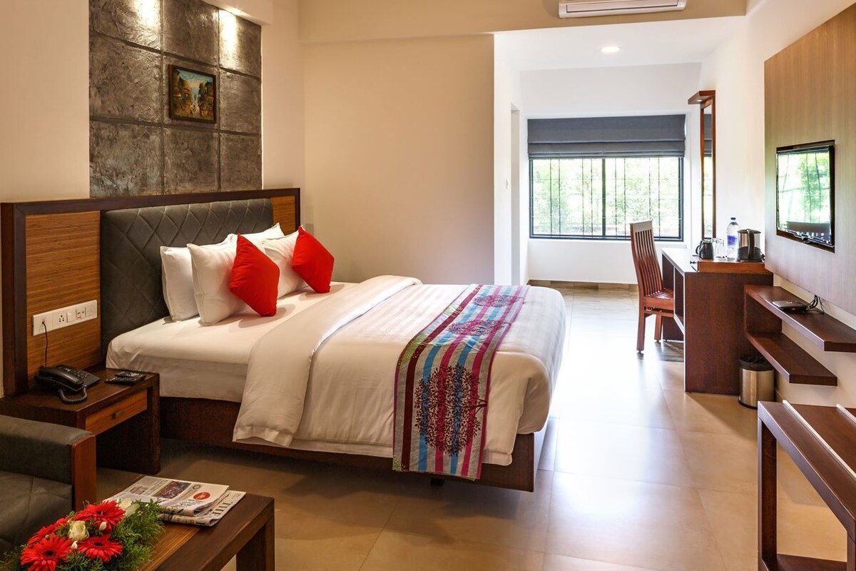 Premium bedding, soundproofing, iron/ironing board (on request)