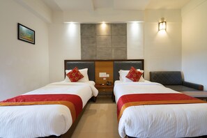 Premium bedding, soundproofing, iron/ironing board, cribs/infant beds - The Sanihara Hotel & Resort (Vythiri)