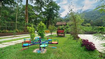 Children’s play area – outdoor