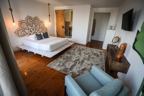 Suite, Flussblick (Sto. António) | Minibar, Verdunkelungsvorhänge, kostenlose Babybetten, kostenloses WLAN