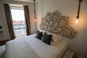 Phòng Suite, quang cảnh sông (Sto. António) | Minibar, màn/rèm cản sáng, nôi (giường cho trẻ sơ sinh) miễn phí