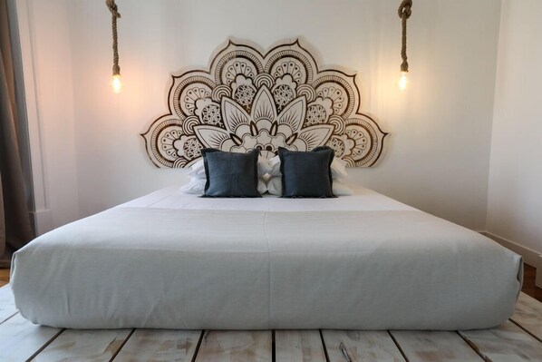 Suite, River View (Sto. António) | Minibar, blackout drapes, free cribs/infant beds, free WiFi - The Saints Suites (Lisbon)