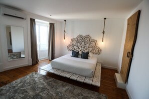 Phòng Suite, quang cảnh sông (Sto. António) | Minibar, màn/rèm cản sáng, nôi (giường cho trẻ sơ sinh) miễn phí