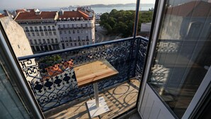 Unclassified image, 4 of 89, button - The Saints Suites (Lisbon)