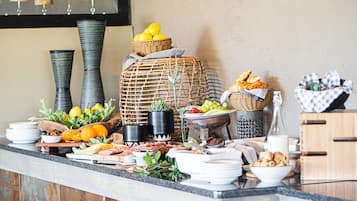 Free daily full breakfast