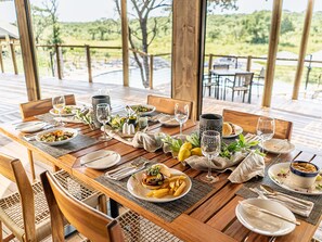 Spécialités Cuisine locale et internationale