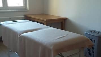 Deep-tissue massages, massages