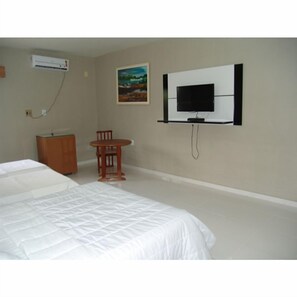 Minibar, Verdunkelungsvorhänge, kostenloses WLAN, Bettwäsche