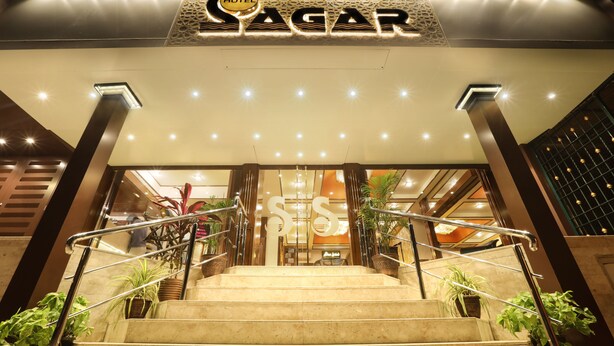 Front of property - Hotel Sagar (Mumbai)