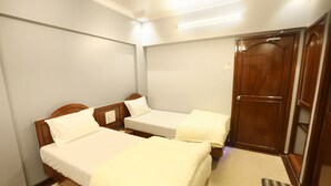 Deluxe Single Room | Premium bedding, pillow-top beds, cots/infant beds, free WiFi - Hotel Sagar (Mumbai)