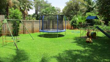 Children’s play area – outdoor